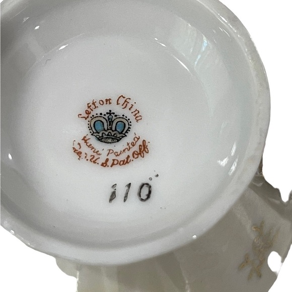 Lefton China Teacup and Saucer, Hand Painted, Victorian Couple Courting. - Picture 4 of 4